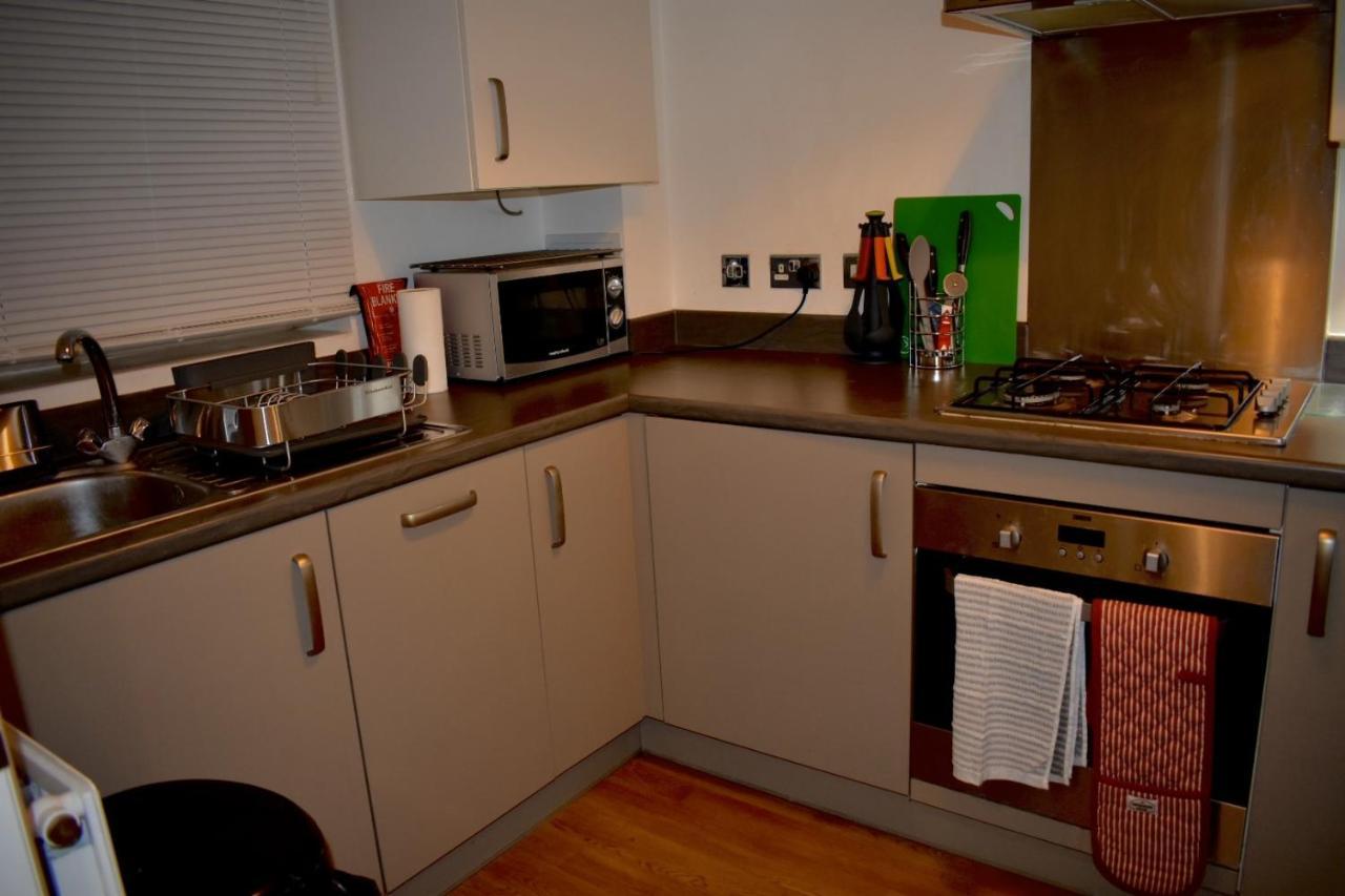 Classy Campbell Park Apartment, Balcony & Free Parking Μίλτον Κέινς Εξωτερικό φωτογραφία